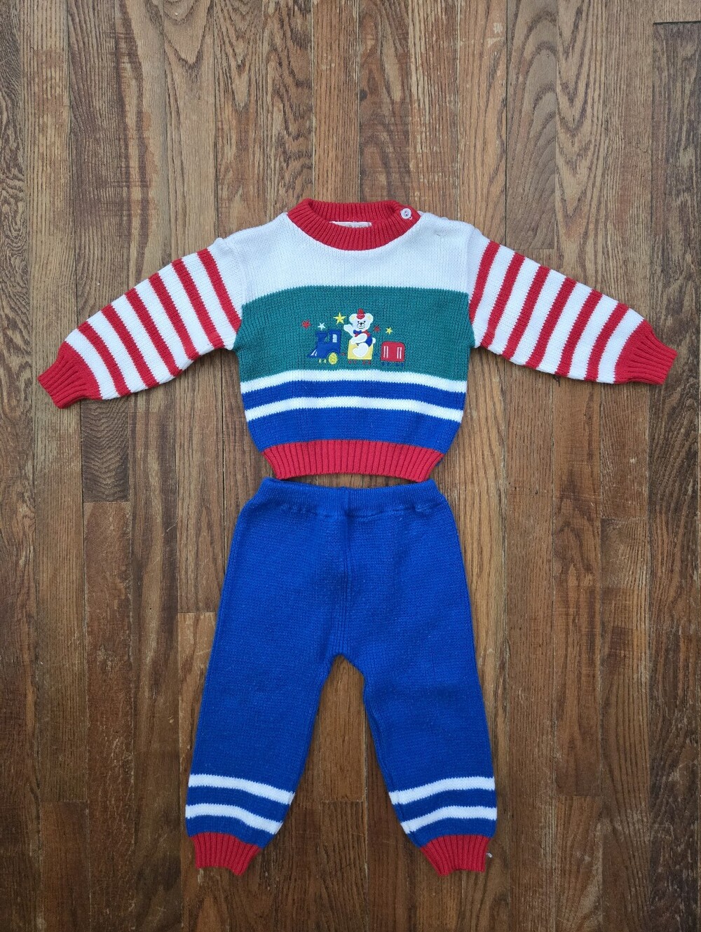 Vintage Cradles Knit Play Set Size 24 Months Primary Colors Train Bear Patch